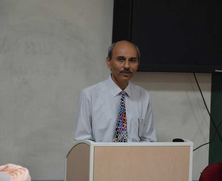Vineet Raj Kapoor Chief Guest at Induction Program for the Executive MBA Students at UBS