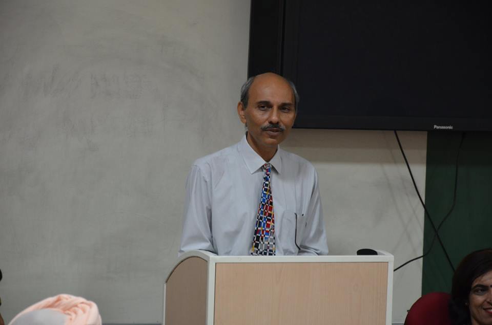 Vineet Raj Kapoor Chief Guest at Induction Program for the Executive MBA Students at UBS