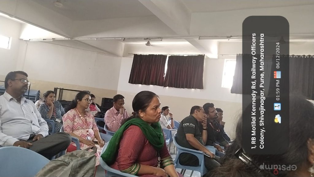 Design Thinking FDP at Pune University by Vineet Raj Kapoor